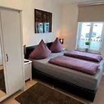 3-Room Karl-Heine