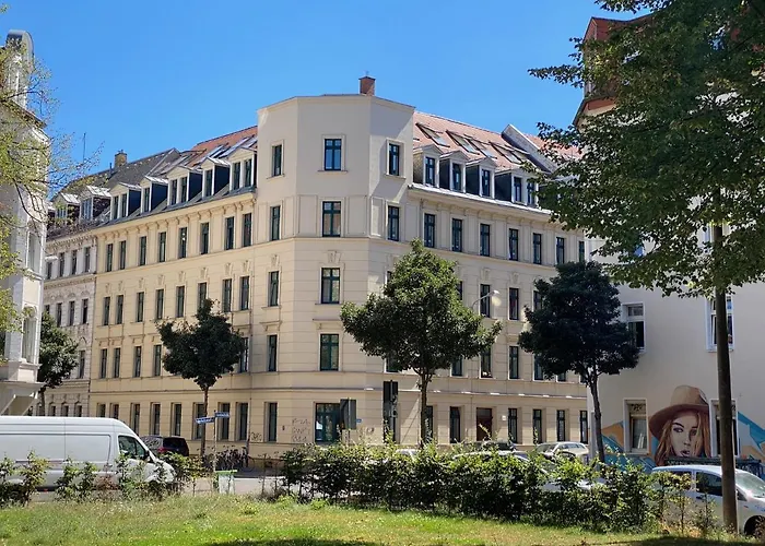 3-Room Karl-Heine